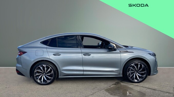Skoda Enyaq 220kW 85x Sportline 82kWh 4x4 5dr Auto Electric Estate - Image 4